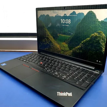 Dlaczego uszkodzone zawiasy w Lenovo ThinkPad 14 G3 to więcej niż tylko drobna usterka?